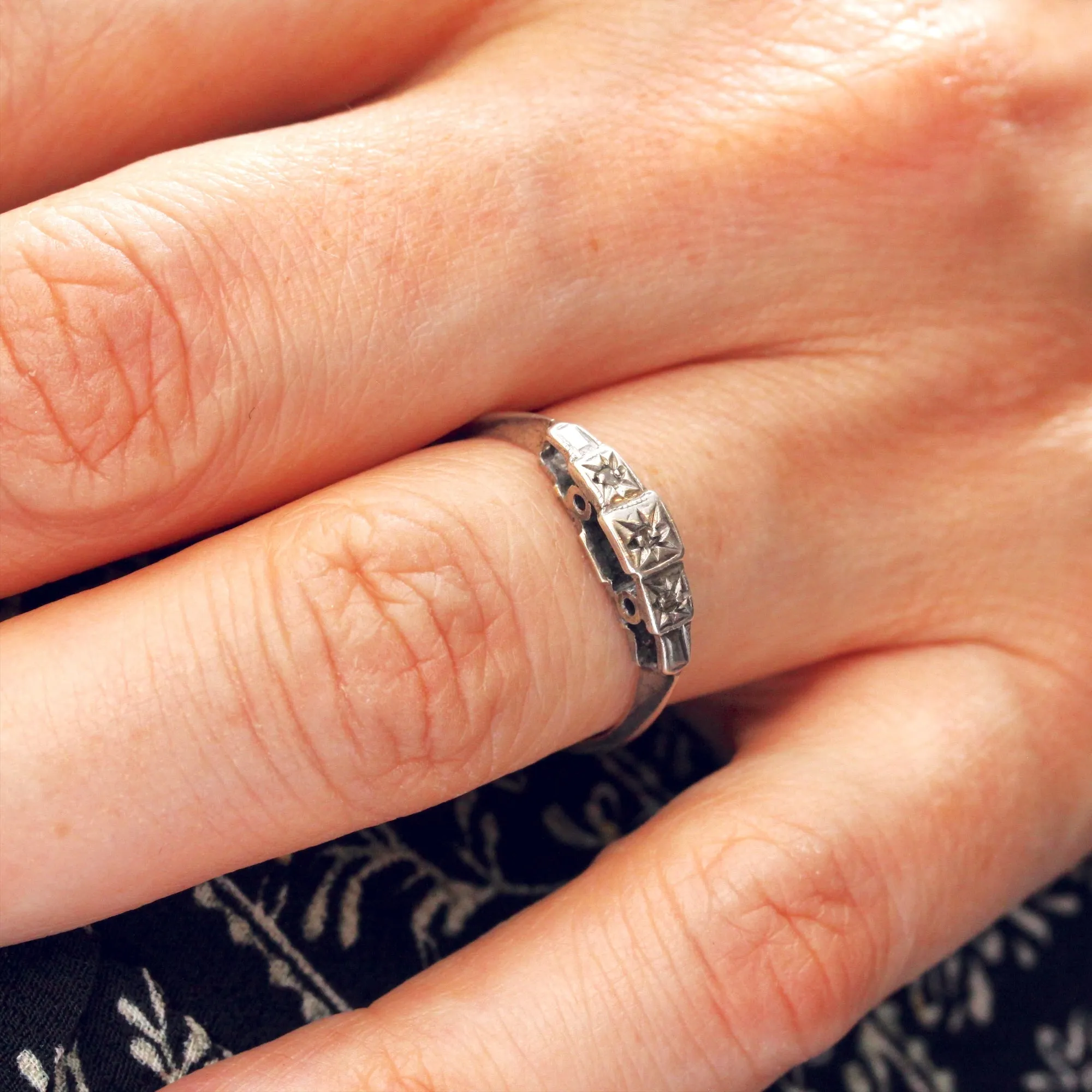 Art Deco 9ct Gold & Silver Diamond Ring