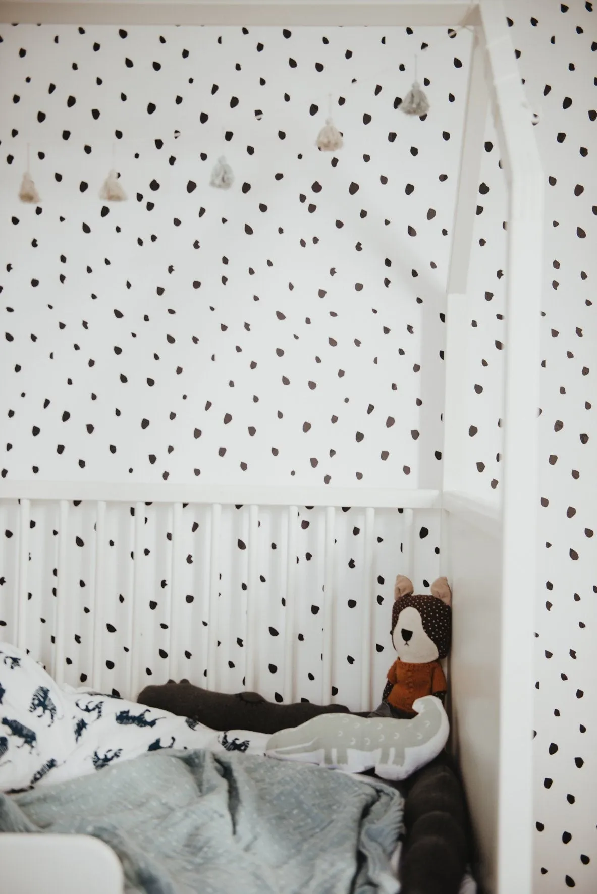 Cute Black Spot Wallpaper