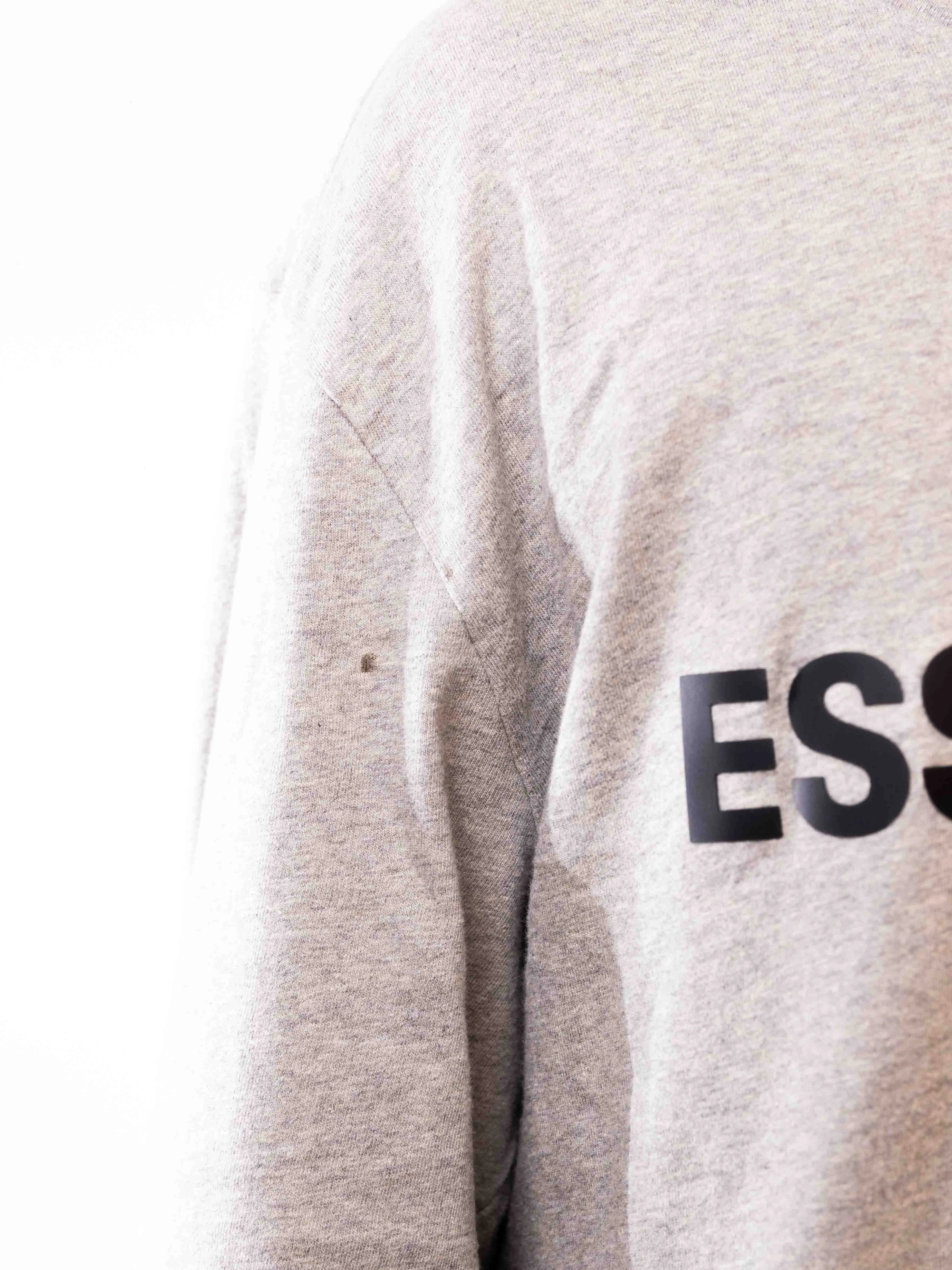 ESSENTIALS BOXY LONG SLEEVE T-SHIRT GREY